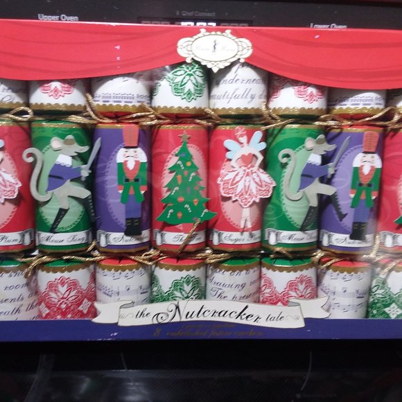 Meri Meri THE NUTCRACKER TALE Christmas Surprise Crackers - Picture 1 of 2